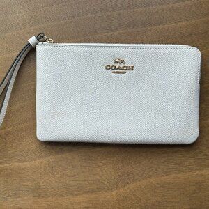 Coach Wristlet (Sm) in Cream